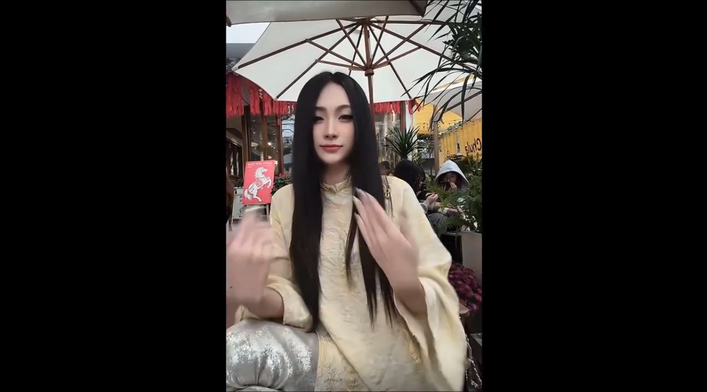 chuyến đi hội chợ cùng hotgirl đầy tính toán